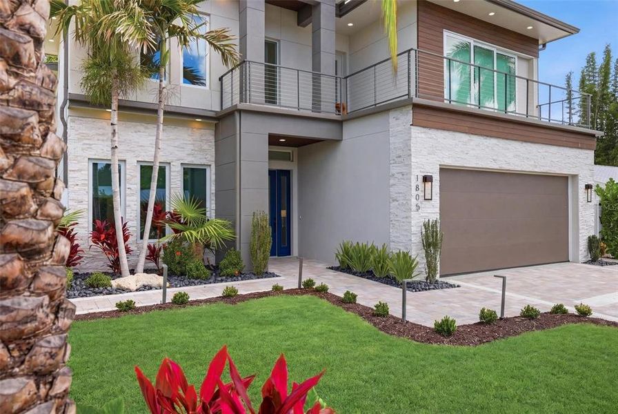 Exterior details and patio area of a home in , Sarasota (Image 29).
