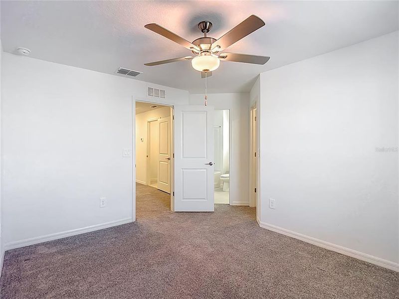 Spacious, unfurnished interior of a new home in , Land O' Lakes (Image 32).