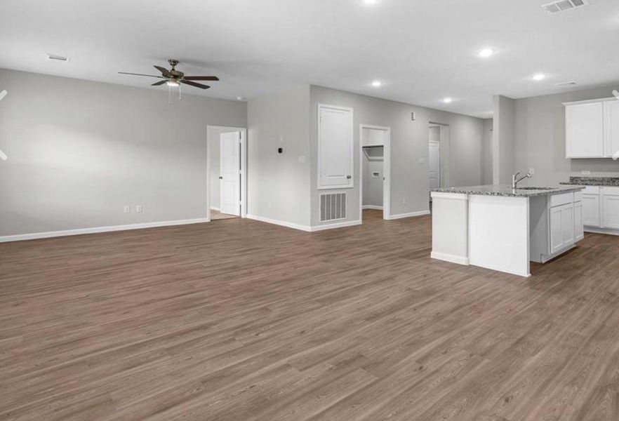 Spacious, unfurnished interior of a new home in Granger Pines, Conroe (Image 14). Spacious, unfurnished interior of a new home in Granger Pines, Conroe (Image 14).