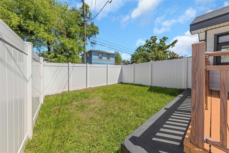 Exterior details and patio area of a home in , St. Petersburg (Image 32).