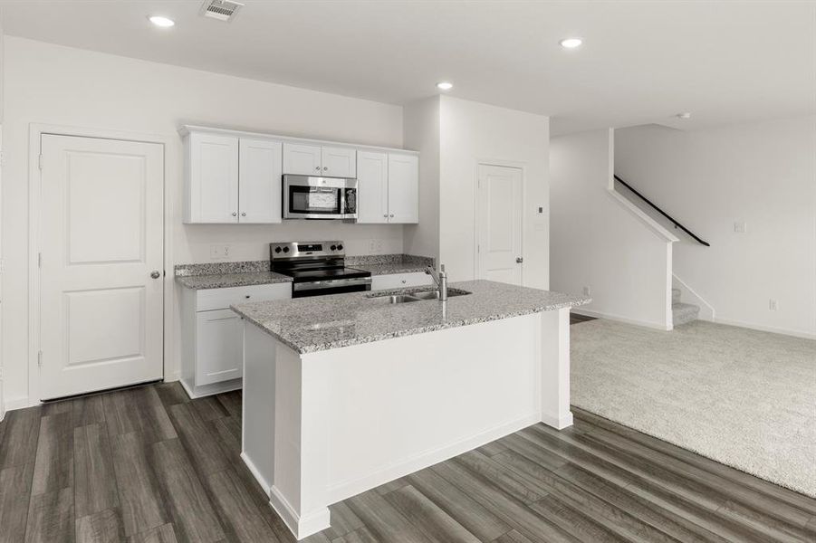 09. 14152 Donahue - Kitchen (3)