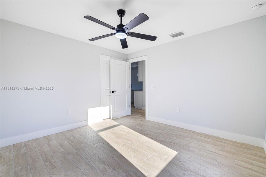 Spacious, unfurnished interior of a new home in , Lehigh Acres (Image 25).