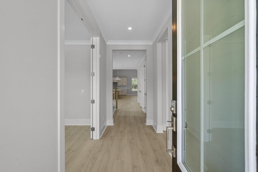 Spacious, unfurnished interior of a new home in Miller's Crossing, Johns Island (Image 14). Spacious, unfurnished interior of a new home in Miller's Crossing, Johns Island (Image 14).