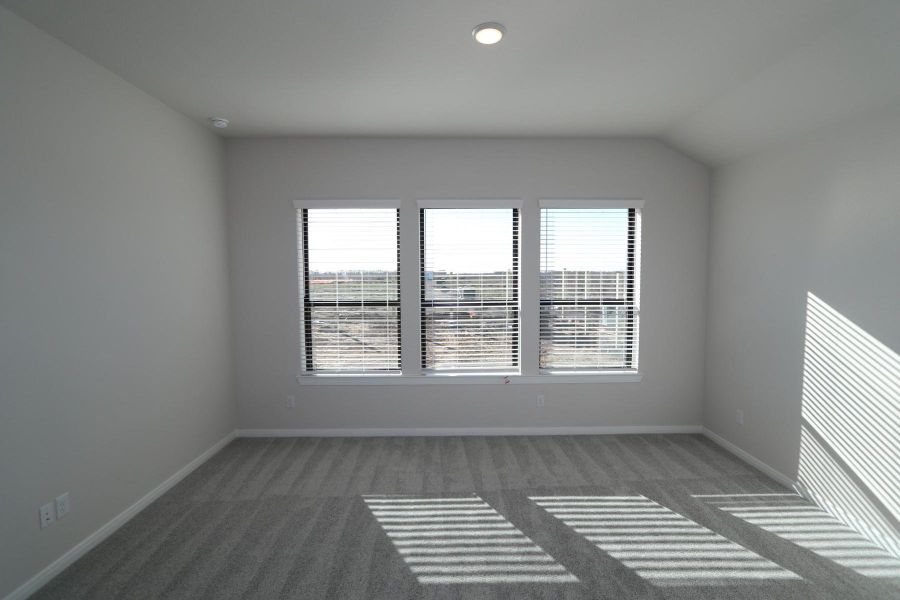 Spacious, unfurnished interior of a new home in Austin Point, Richmond (Image 18).