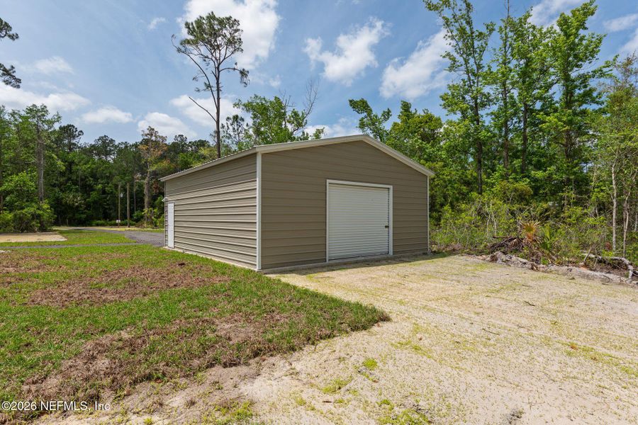 Exterior details and patio area of a home in , Hastings (Image 22).