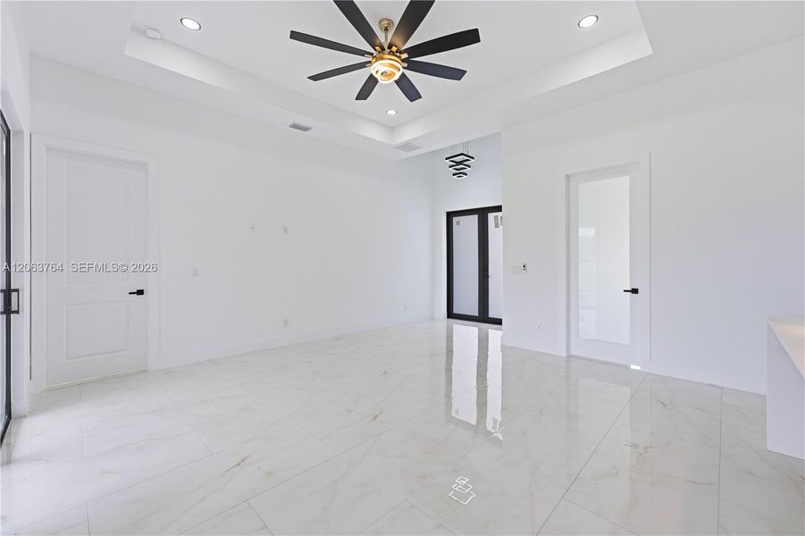 Spacious, unfurnished interior of a new home in , Lehigh Acres (Image 22).