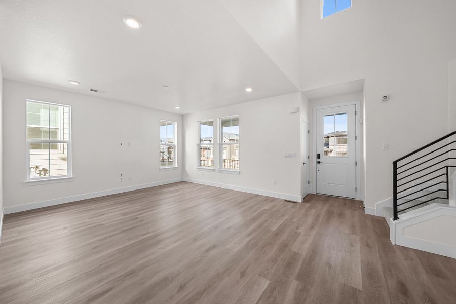 Spacious, unfurnished interior of a new home in Trumark Homes at Sterling Ranch, Littleton (Image 16).