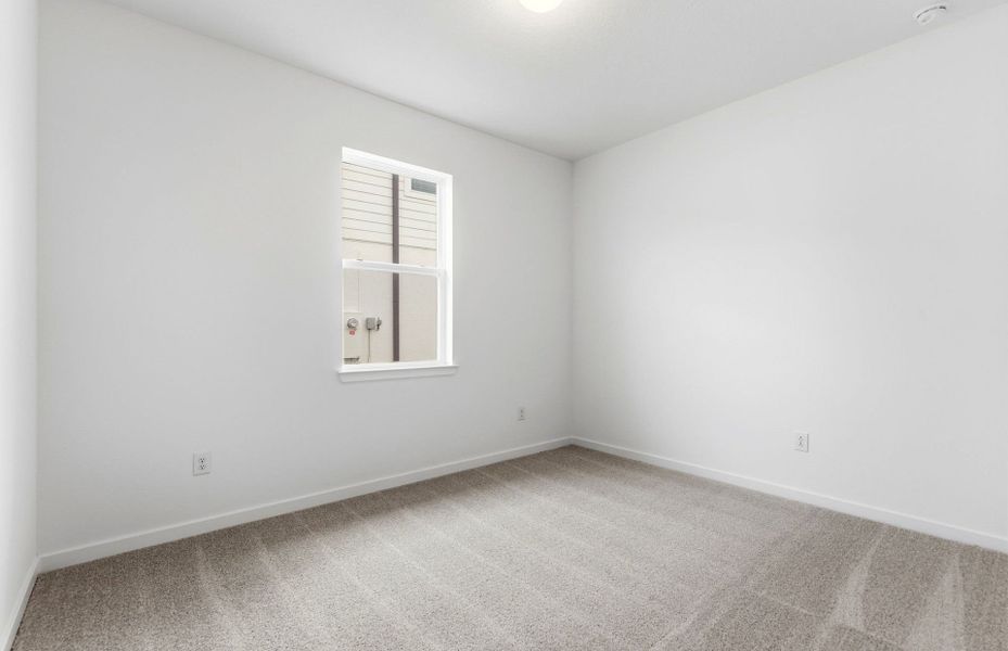 Spacious, unfurnished interior of a new home in Riverwood, Zephyrhills (Image 17).