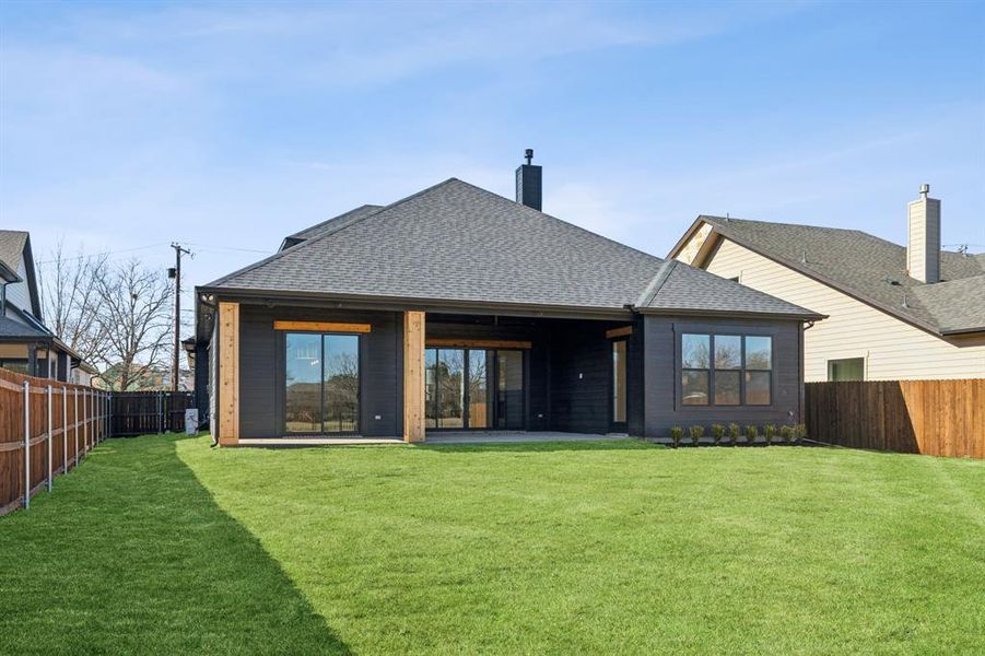 Exterior details and patio area of a home in , Roanoke (Image 21).