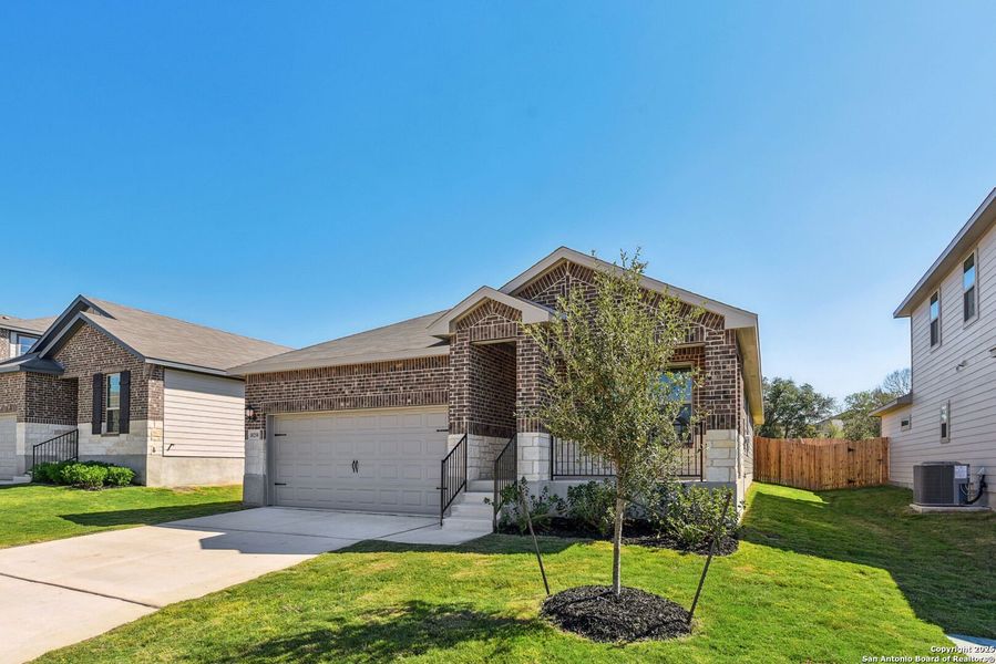 Image 44 of a home in Royal Crest. Image 44 of a home in Royal Crest.