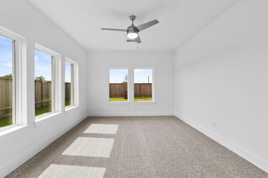 Spacious, unfurnished interior of a new home in Riverside Estates, Mont Belvieu (Image 47).