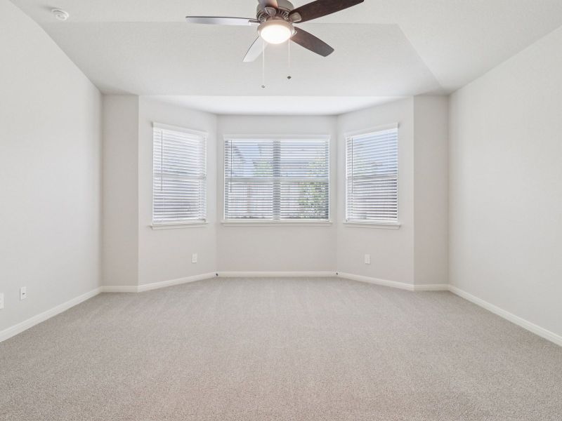 Spacious, unfurnished interior of a new home in Comanche Ridge, San Antonio (Image 18).