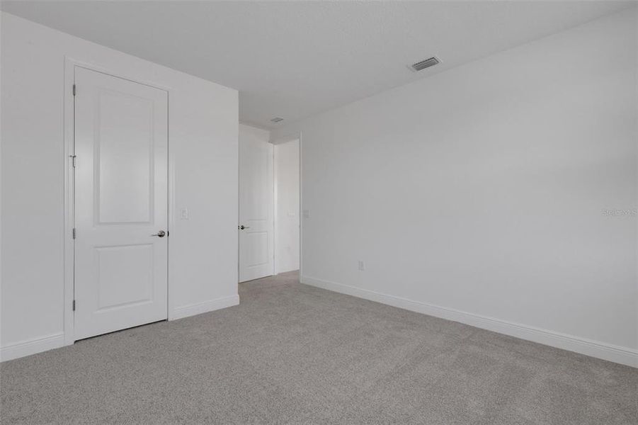 Spacious, unfurnished interior of a new home in Hawkstone, Sarasota (Image 41).