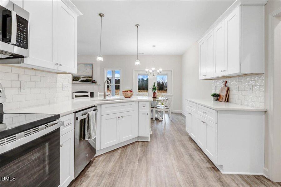 22-305 Creeks Edge Dr-22