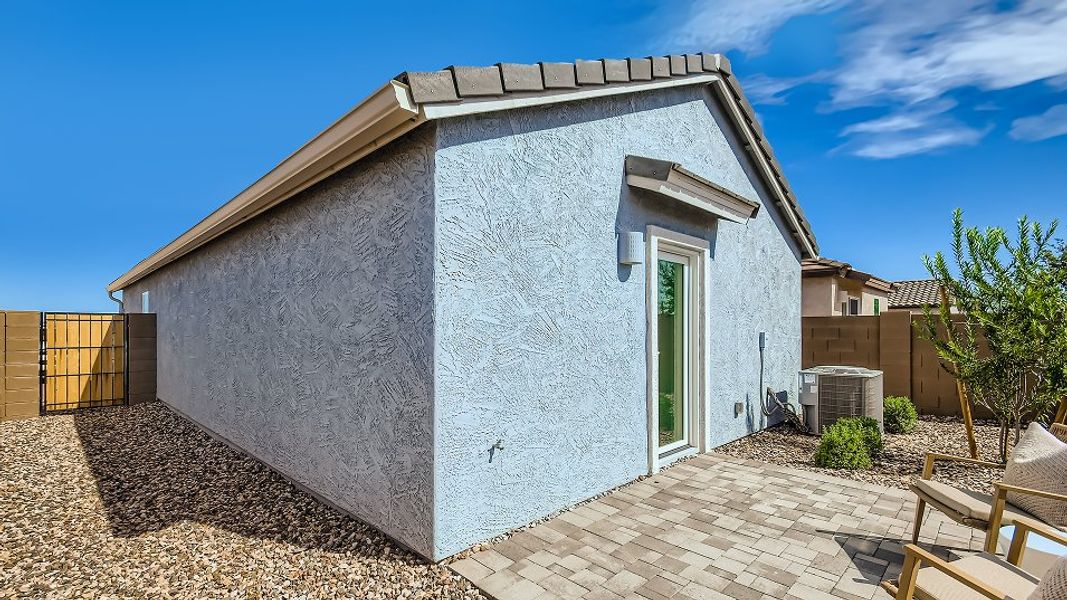 2253 Wish Exterior Rear