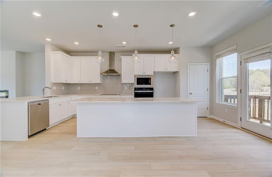 Furnished interior view inside a new home in Daybreak, Newnan (Image 3).