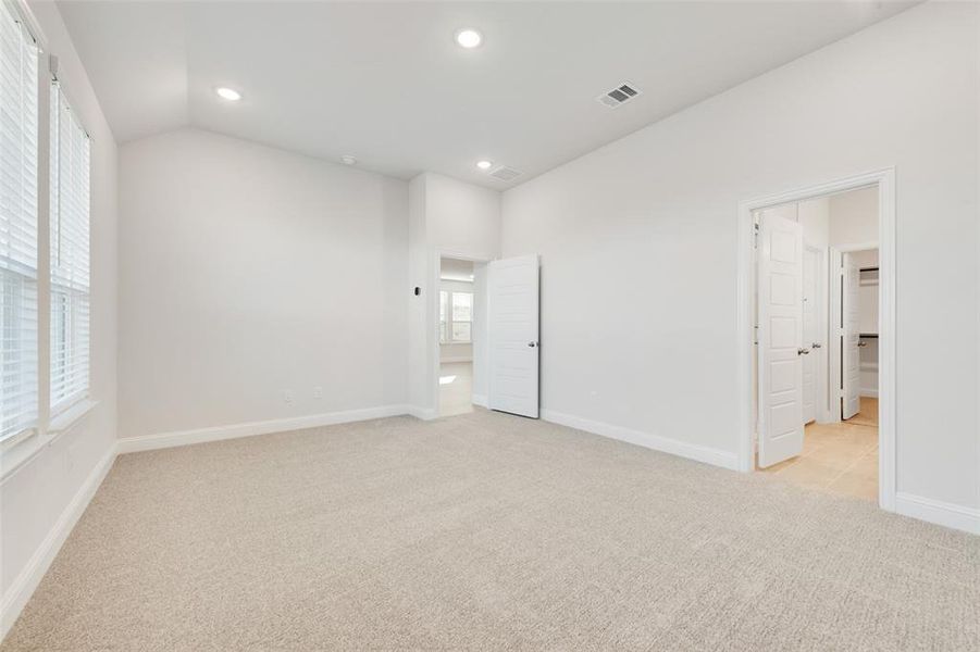Spacious, unfurnished interior of a new home in Wildflower Ranch, Justin (Image 15).
