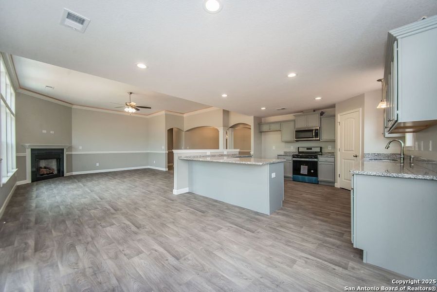 Furnished interior in a model home at Las Palomas Country Club Estates in La Vernia (Image 16). Furnished interior in a model home at Las Palomas Country Club Estates in La Vernia (Image 16).