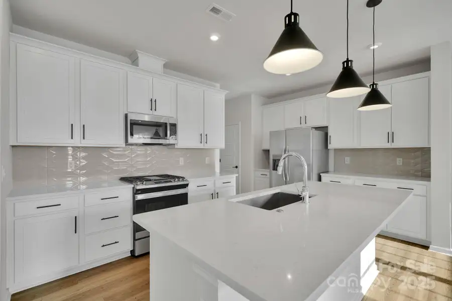 Gas Cooktop, Stainless Appliances, Tile Backsplash, Refrigerator INCLUDED! Gas Cooktop, Stainless Appliances, Tile Backsplash, Refrigerator INCLUDED!