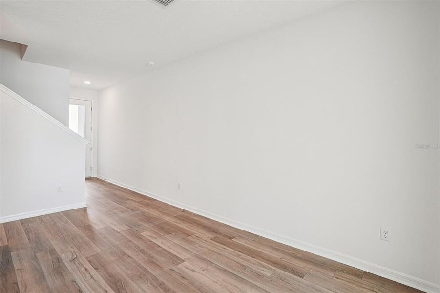 Spacious, unfurnished interior of a new home in Isla Mirada, San Antonio (Image 16).