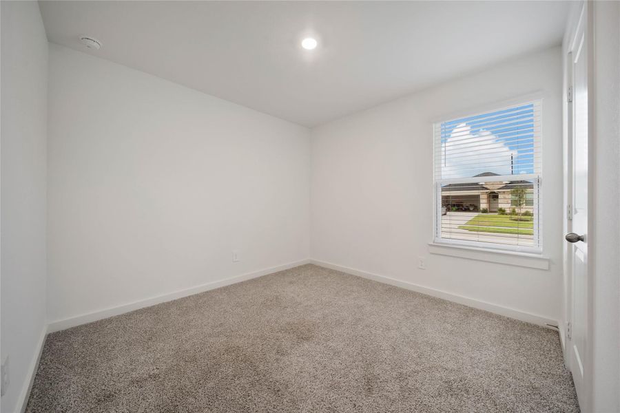 Spacious, unfurnished interior of a new home in Sorrento, Richmond (Image 24).