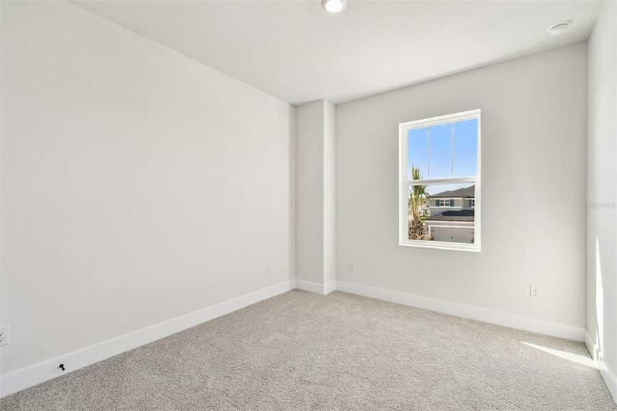 Spacious, unfurnished interior of a new home in Chapel Crossings - Garden Series, Wesley Chapel (Image 35).