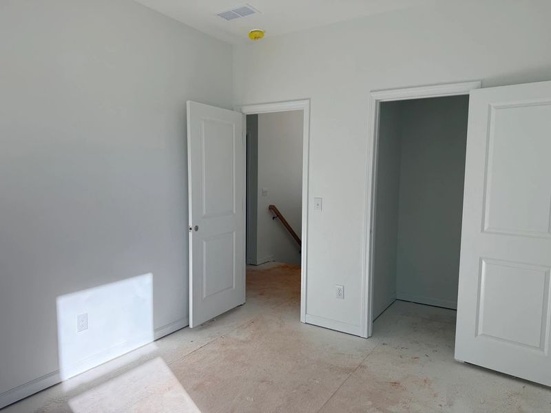 Bed 4 featuring the AW Collection® Serene - A serene layout with soft textures and light.