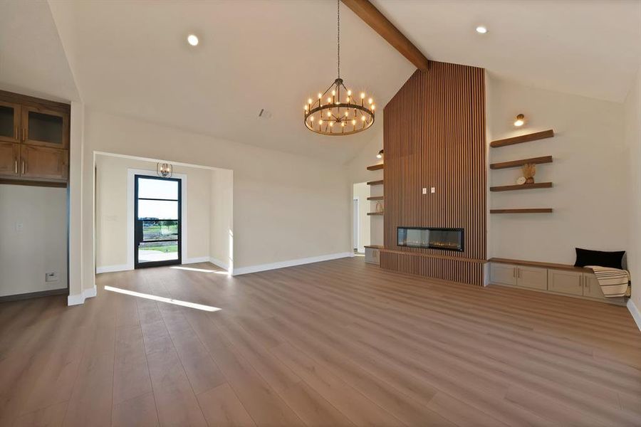 Spacious, unfurnished interior of a new home in , Weatherford (Image 27).
