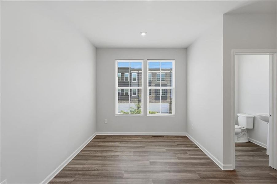 Spacious, unfurnished interior of a new home in , Atlanta (Image 14).