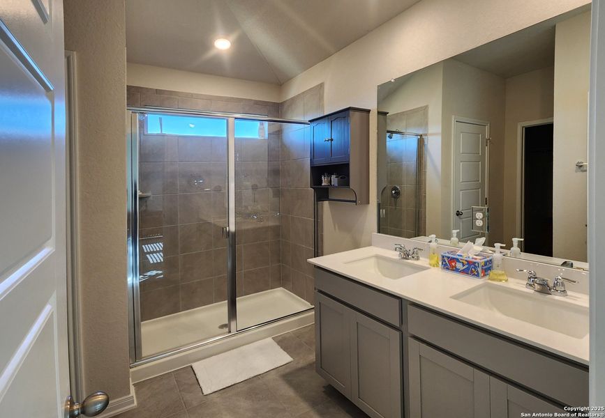 Furnished interior view inside a new home in Catalina, Converse (Image 6).