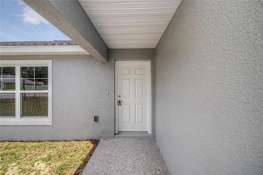 Exterior details and patio area of a home in , Ocala (Image 14).