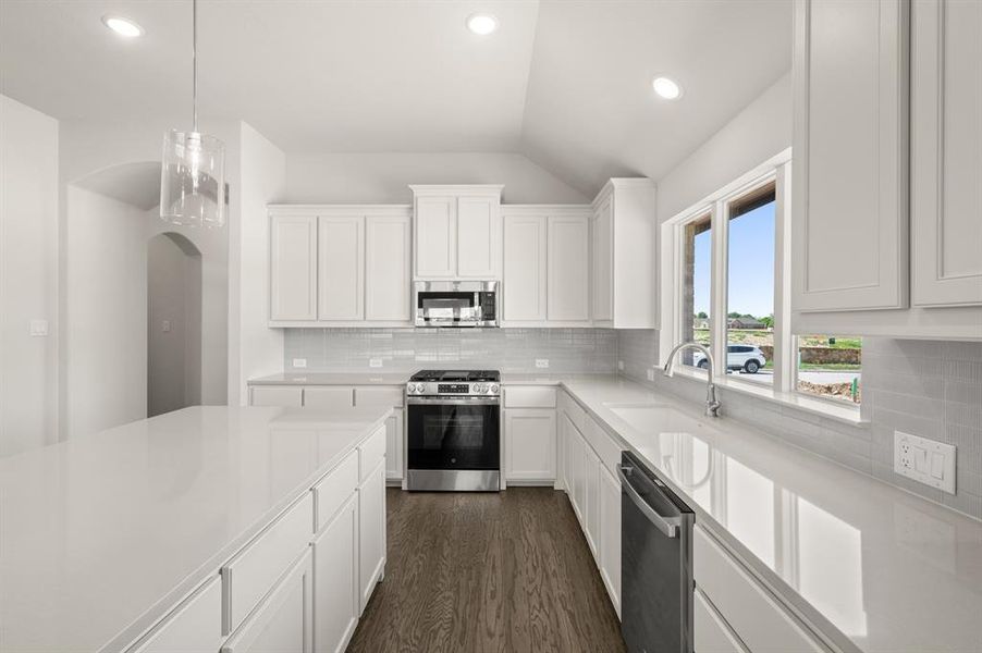 2845 Holstein- Kitchen-3