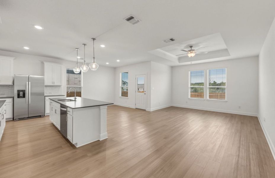 Spacious, unfurnished interior of a new home in Saddleback at Santa Rita Ranch, Liberty Hill (Image 43).