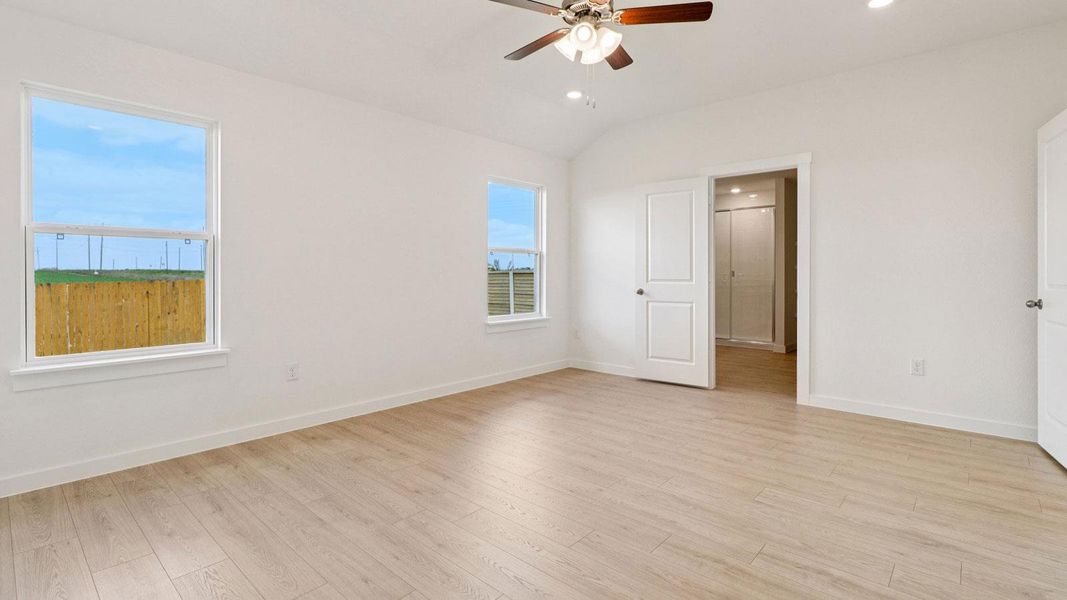 Spacious, unfurnished interior of a new home in Monarch Ranch, Manor (Image 15).