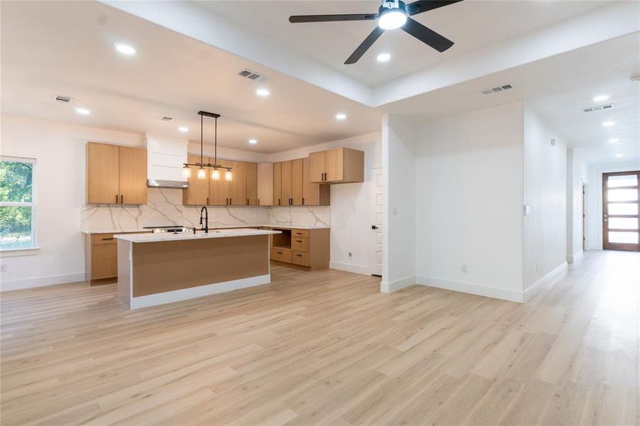 Spacious, unfurnished interior of a new home in , Mabank (Image 16). Spacious, unfurnished interior of a new home in , Mabank (Image 16).
