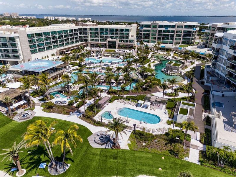 Condo located in Longboat Key, FL showcasing its design and architecture (Image 30).