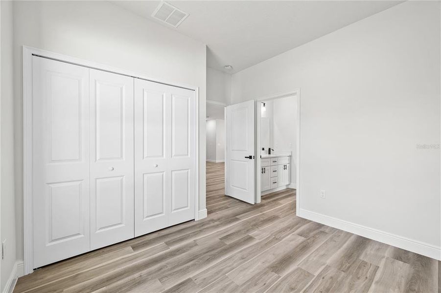 Spacious, unfurnished interior of a new home in , Ocala (Image 45).
