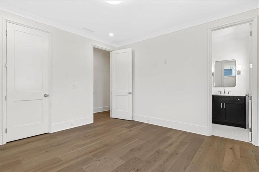 Image 84 of a home in .