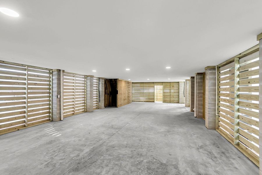 Spacious, unfurnished interior of a new home in Miller's Crossing, Johns Island (Image 58).