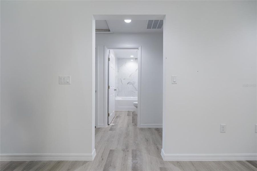 Spacious, unfurnished interior of a new home in , Williston (Image 13).