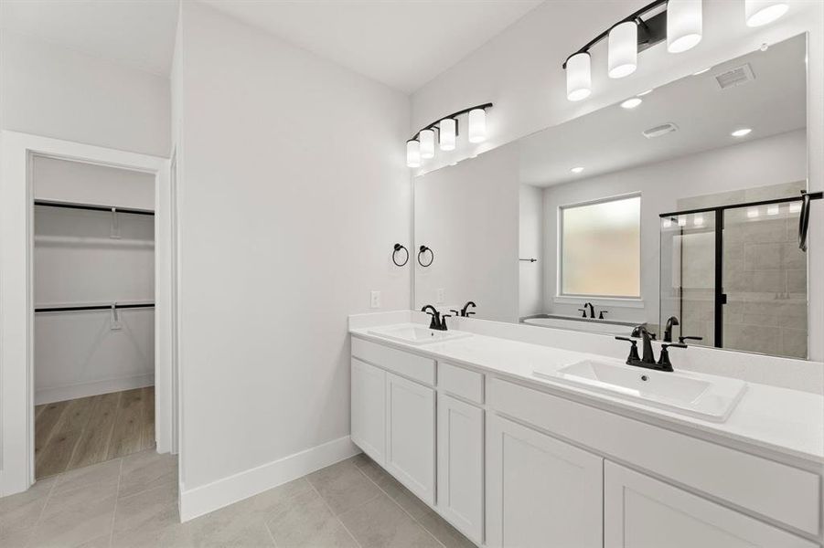 Furnished interior view inside a new home in Las Lomas, Forney (Image 12). Furnished interior view inside a new home in Las Lomas, Forney (Image 12).