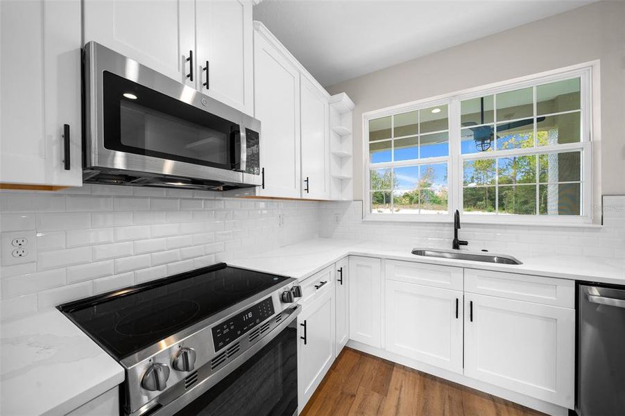 Furnished interior view inside a new home in , Dunnellon (Image 33).