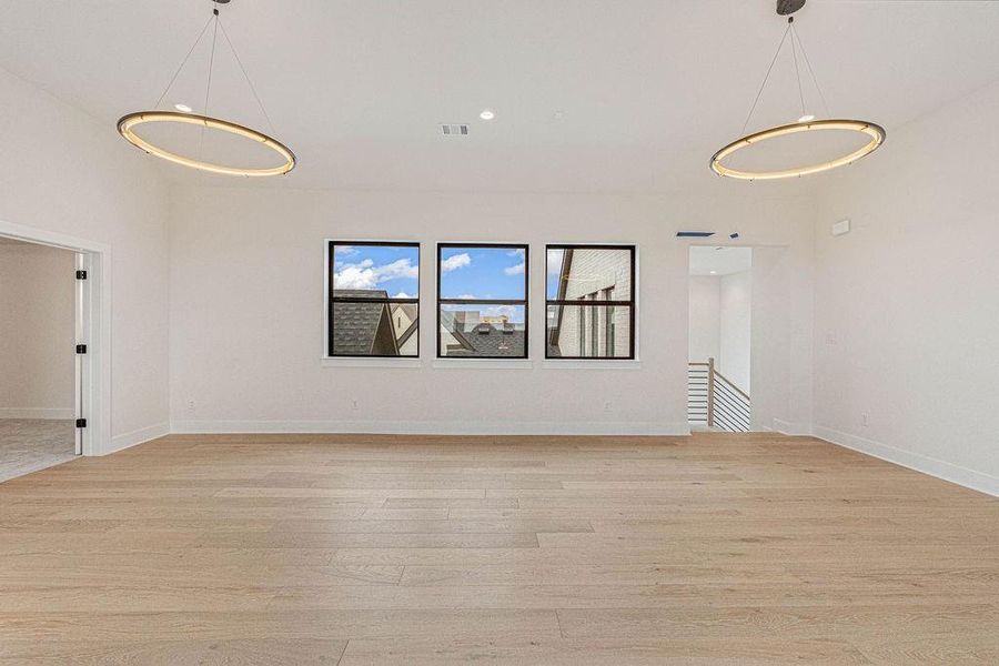 Spacious, unfurnished interior of a new home in , Prosper (Image 36).