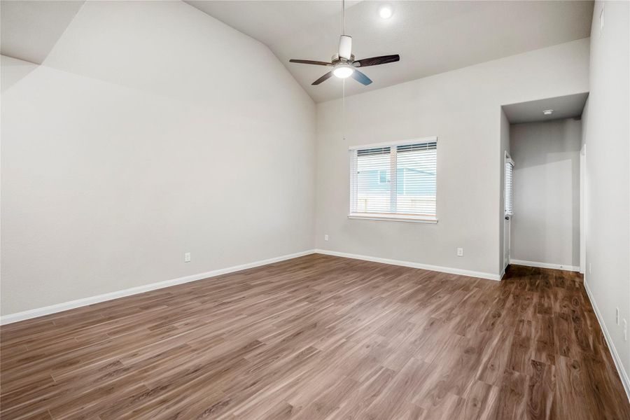 Spacious, unfurnished interior of a new home in , Conroe (Image 23). Spacious, unfurnished interior of a new home in , Conroe (Image 23).