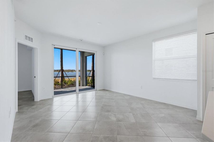 Spacious, unfurnished interior of a new home in , Bradenton (Image 18).