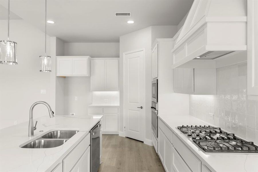 15. 2009 Morris - Kitchen (3)