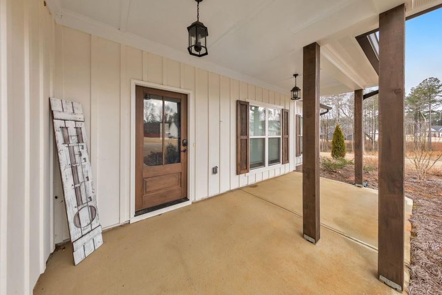 Exterior details and patio area of a home in , Rockmart (Image 4).
