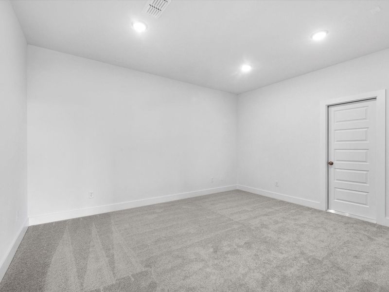 Spacious, unfurnished interior of a new home in Tompkins Reserve, Katy (Image 14).