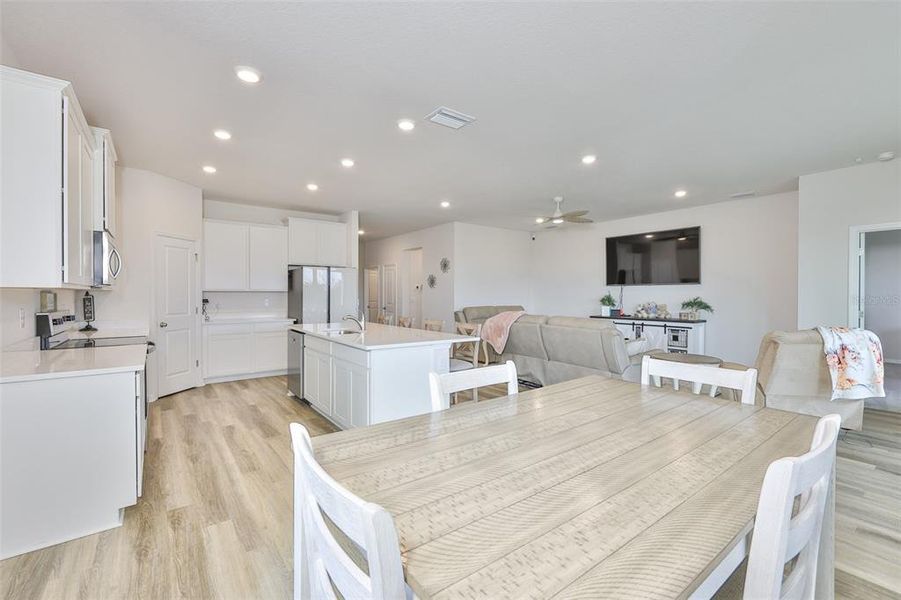 Furnished interior view inside a new home in Silverstone North, Palmetto (Image 25).