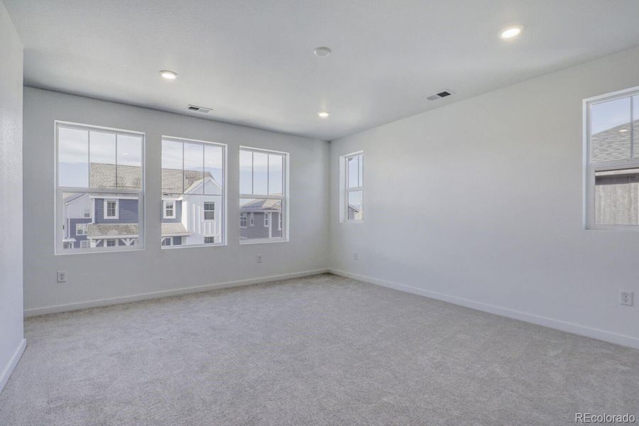 Spacious, unfurnished interior of a new home in Parterre, Thornton (Image 11). Spacious, unfurnished interior of a new home in Parterre, Thornton (Image 11).